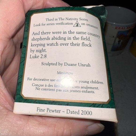 Keepsake Ornament The Nativity 1999 - Picture 5 of 5